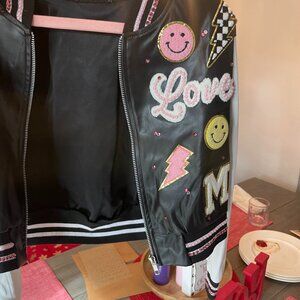 🖤 Adorable Kids Jacket – Size 8 🤍